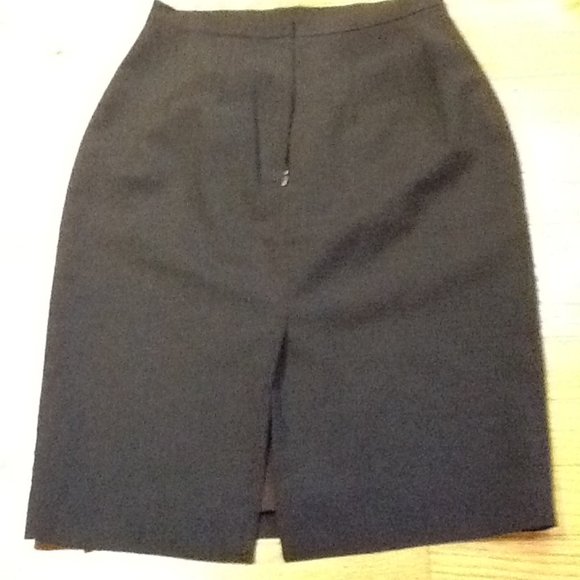 New Tahari Charcoal Gray Skirt - Picture 3 of 5